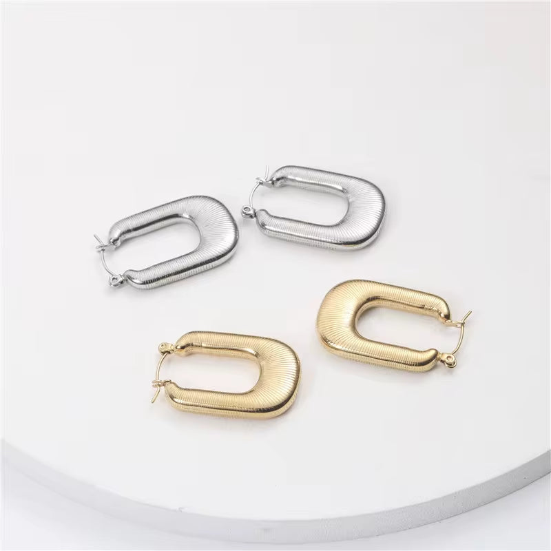 Non Tarnish Stainless Steel PVD 18K Gold Spiral Striped U-Shape HOOP Hollow Earrings