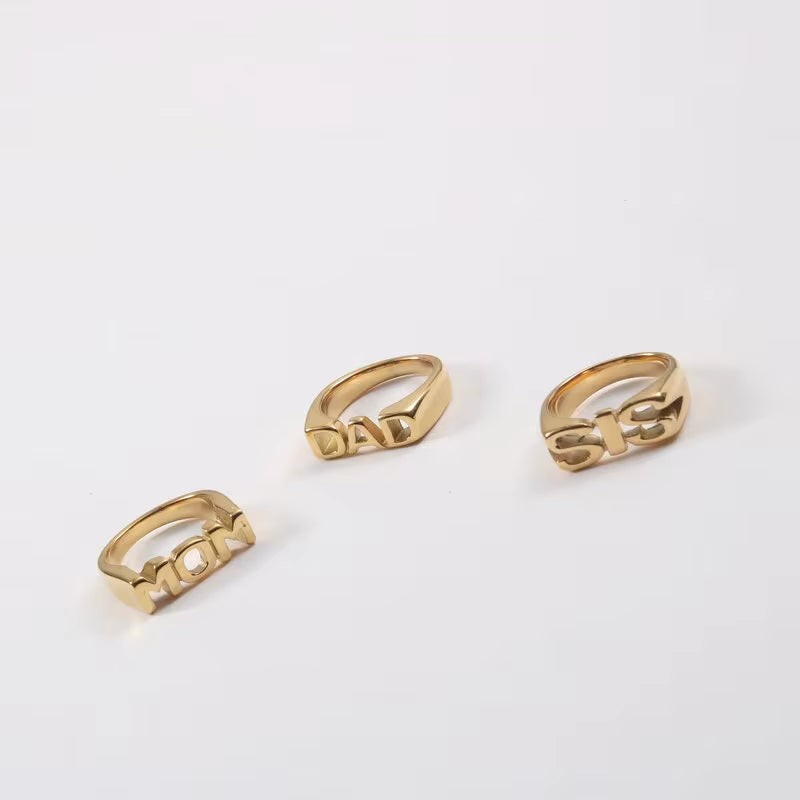 Trendy Tarnish Free High End 18K Gold Plated MOM DAD SISTER Stamp Rings Mothers Day Gift Stainless Steel Inspired Jewelry