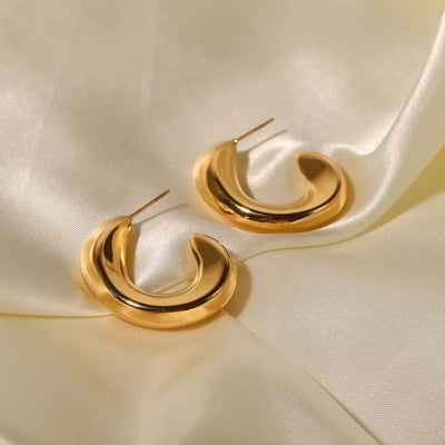 18K Gold Plated Stainless Steel Hollow C Shape Wave Pattern Hypoallergenic Hoop Earrings for Girl