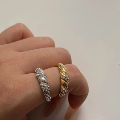 Exquisite Shiny Zircon Paved Croissant Ring Luxury Stylish Trendy Jewelry Twisted Statement Stainless Steel Rings for Women