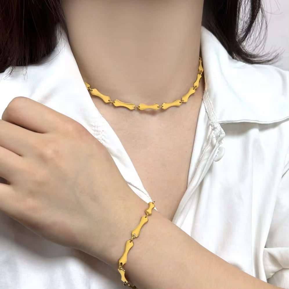 Classic New Gold Plated Stainless Steel Bone Shape Chain Necklace for Women'S Simple Style Hip Hop Jewelry