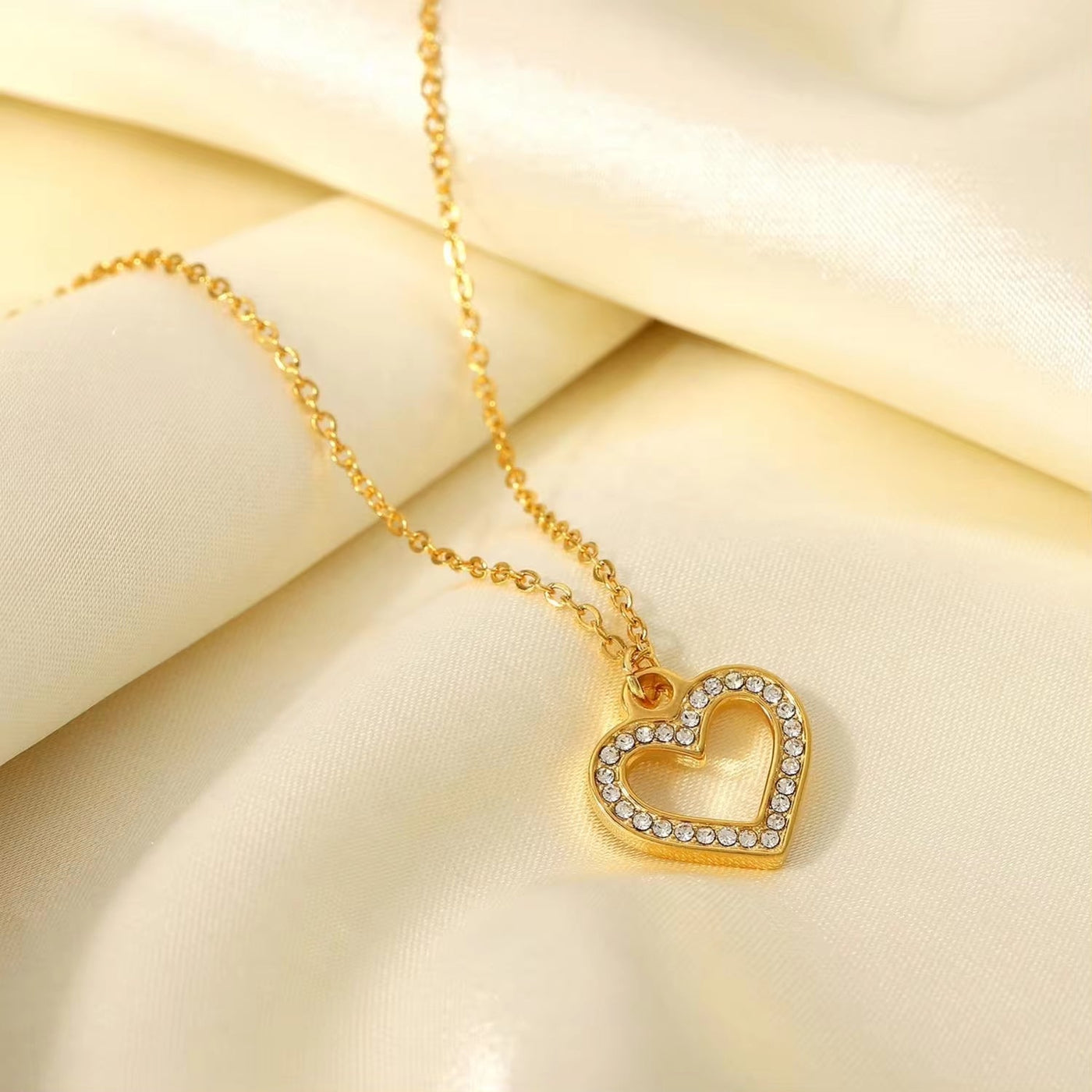 New Arrival 18K PVD Gold Plated Heart Necklace Stainless Steel Clear Zircon Hollow Heart Pendant Necklace for Women